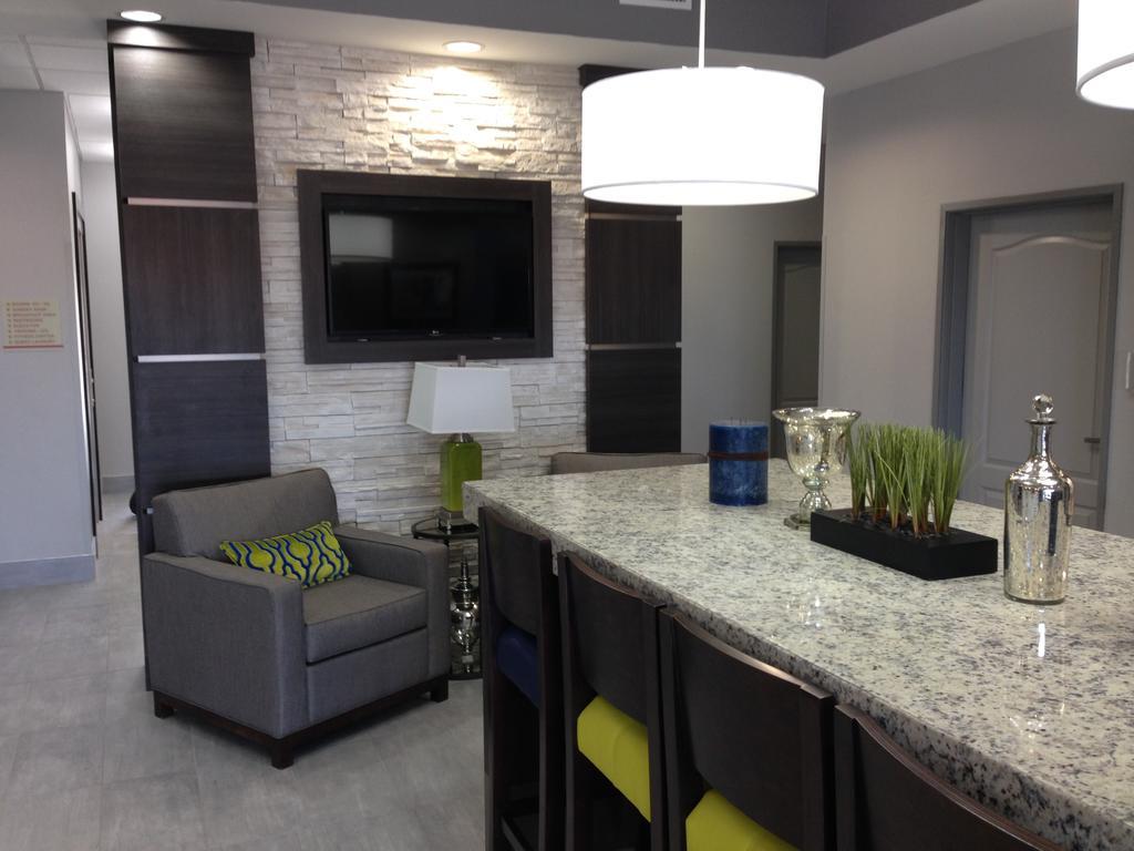 Hawthorn Extended Stay By Wyndham Midland Extérieur photo