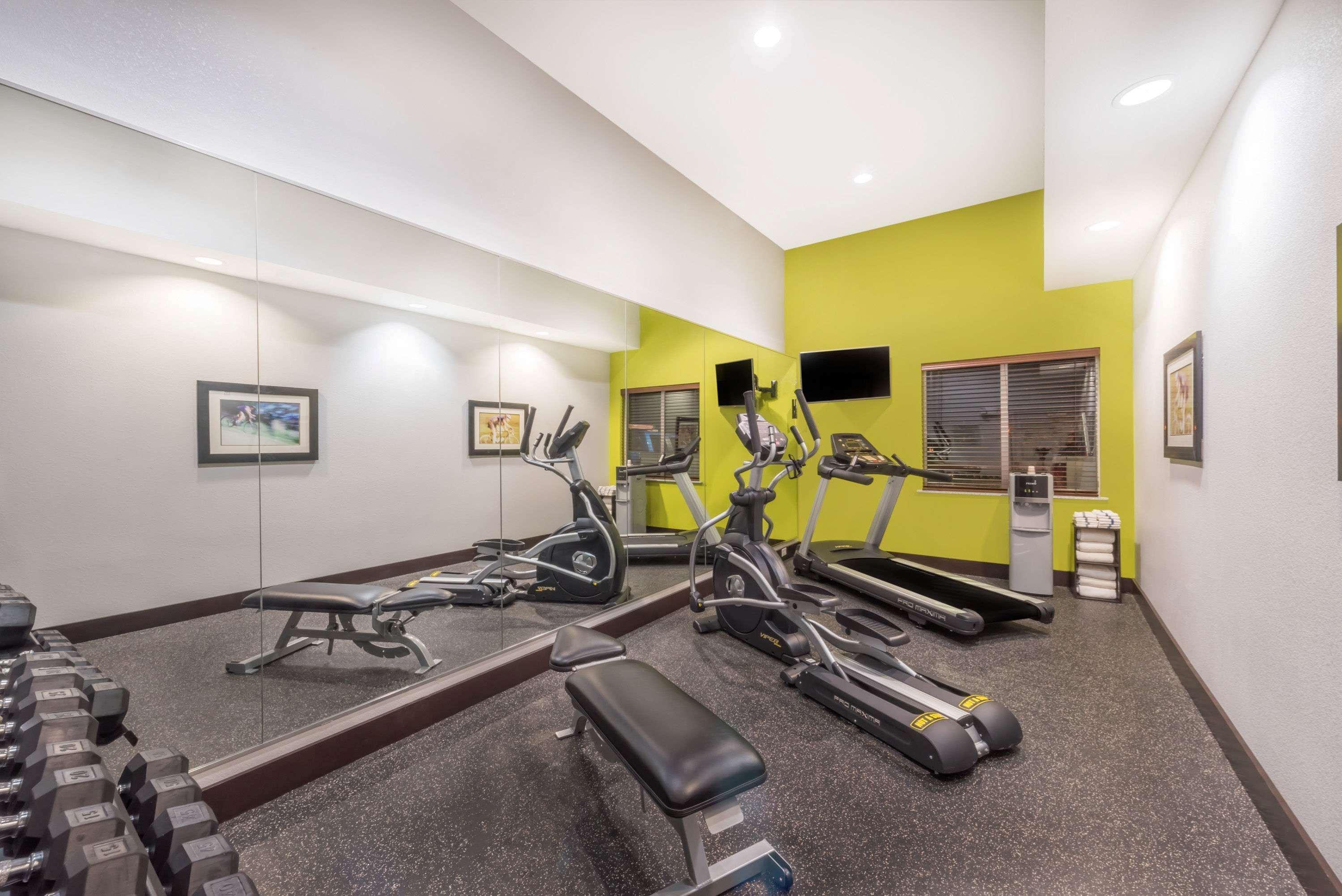 Hawthorn Extended Stay By Wyndham Midland Extérieur photo