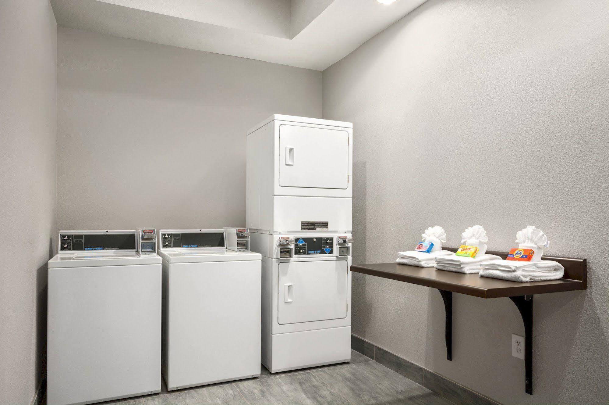 Hawthorn Extended Stay By Wyndham Midland Extérieur photo